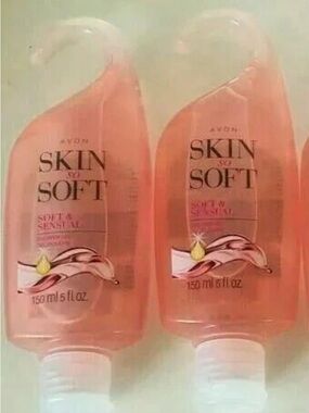 Avon SSS Skin So Soft shower gel - soft and sensual - 5 fl oz - LOT OF 2